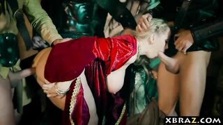 Game of thrones parody where the queen gets gangbanged