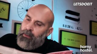 Big Ass Girlfriend Penelope Cross Needs Big Black Cock In Her Wet Pussy - HORNY HOSTEL