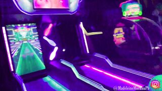 Machine games in public while control my lush and I get very horny, I end up sucking his cock!