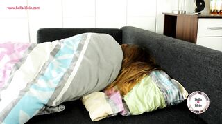 Hausbesuch zerfickt meine Teenypussy