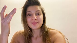 Melena Maria Rya tasting her pussy