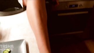 Juicy milf fucked hard with big natural tits and bouncy big ass! #kitchenSEX FOODSEX SEX WITH FOOD MASTURBATION model NATASHA HOMEMADE