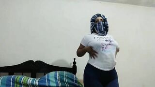 Fatty Arabian MILF squirts her pussy on cam