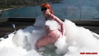 Red's sizzling sun drenched finger fuck (Red XXX)