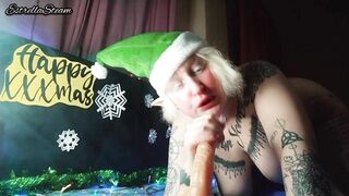 Elf jerk off while smoking