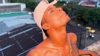 I fuck the bricklayer BBC on my terrace under construction and make him squirt with a view of the city of Cali Colombia