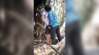 වැටකෙයි පදුරැ අස්සේ..sri Lanakan Sex Capal