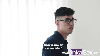 Engañando A Mi Novio Con Mi Personal Trainer De Verga Grande Mientras Lee Periódico - Michelle Lay