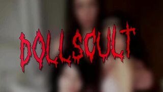 Licking her pussy before to cum on her feet - DOLLSCULT