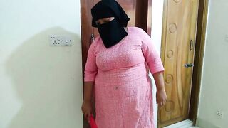 Arab Maid Fucked By Boss When she cleaning Room!
