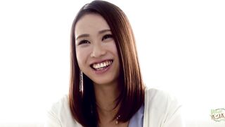 This bitch got her hair done so she could have a great solo masturbating action