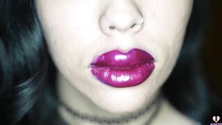 Extreme Bimbo Lips Cock Sucking