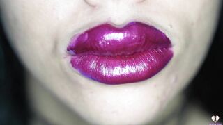 Extreme Bimbo Lips Cock Sucking