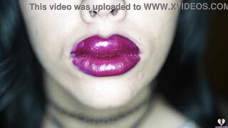 Extreme Bimbo Lips Cock Sucking