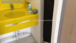 SWINGER COUPLE - My husband films me and the condom breaks while I fuck with a libertin
