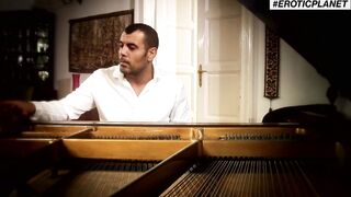 Hot brunette blows the pianist