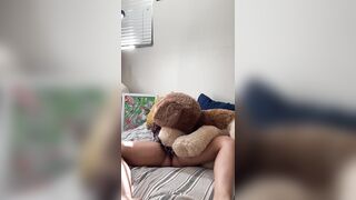 CHUBBY GIRL HUMPS TEDDY