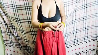 Single Girl Masturbates and Enjoys Fingering Her Clean Pussy in the Bedroom