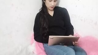 Muslim girl ne apne boyfriend ko video call par boobs dikhaya