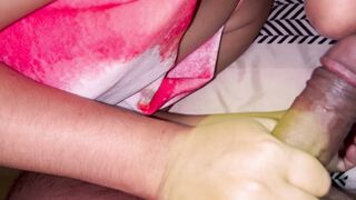 Desi Indian Hot Wife Gets an Amateur Creampie in her Wet and Tight Pussy
