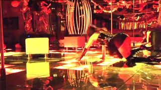 Double Penetratrion on the Club Stage for This Italian Slut