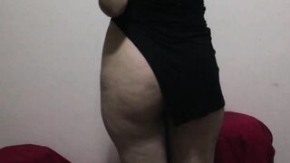 ???? دختر ایرانی که بدن داغش را جلوی دوربین نشان می دهد، می خواهد رابطه جنسی داشته باشد