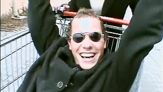 Die MILF aus dem Supermarkt ! kommt sie mit ?